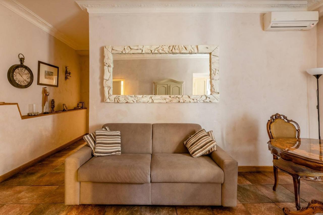 Rome Right In The Ancient Historical Center Two Bedrooms Two Bath, Up To 6 Pax Kültér fotó